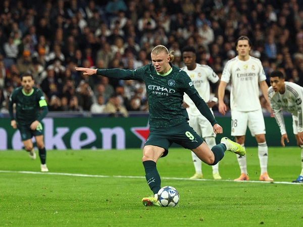 Erling Haaland cometeu dois erros cruciais em ocasiões claras de golo